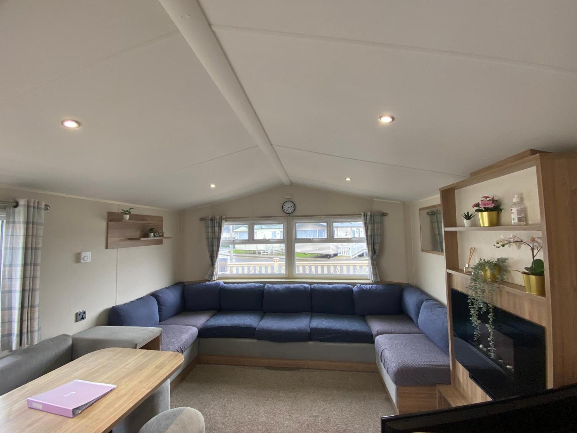 8 Bed Sun Decked Caravan Unlimited High Speed Wifi And Fun At Seawick Holiday Park Clacton-on-Sea Exterior foto