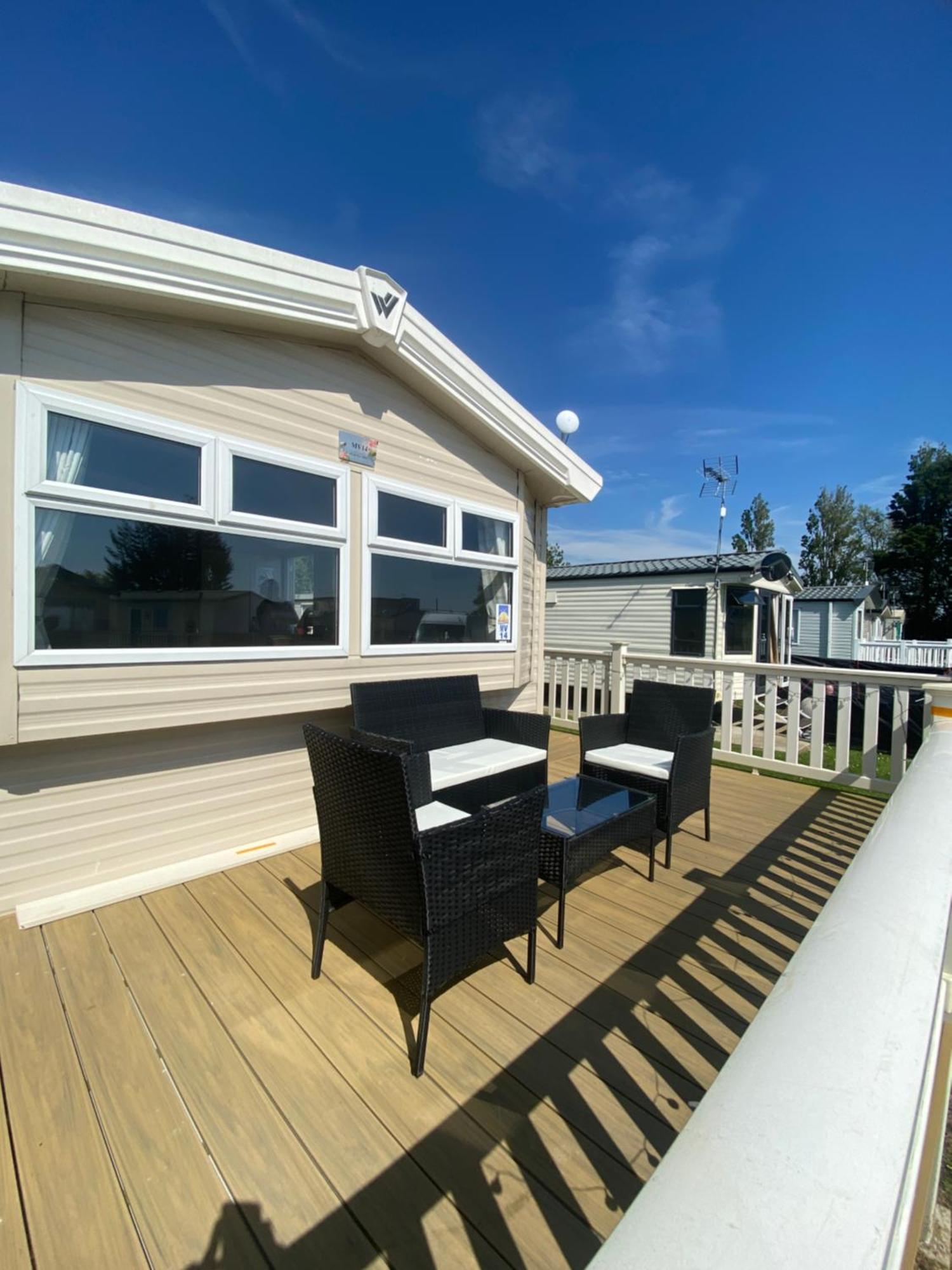 8 Bed Sun Decked Caravan Unlimited High Speed Wifi And Fun At Seawick Holiday Park Clacton-on-Sea Exterior foto
